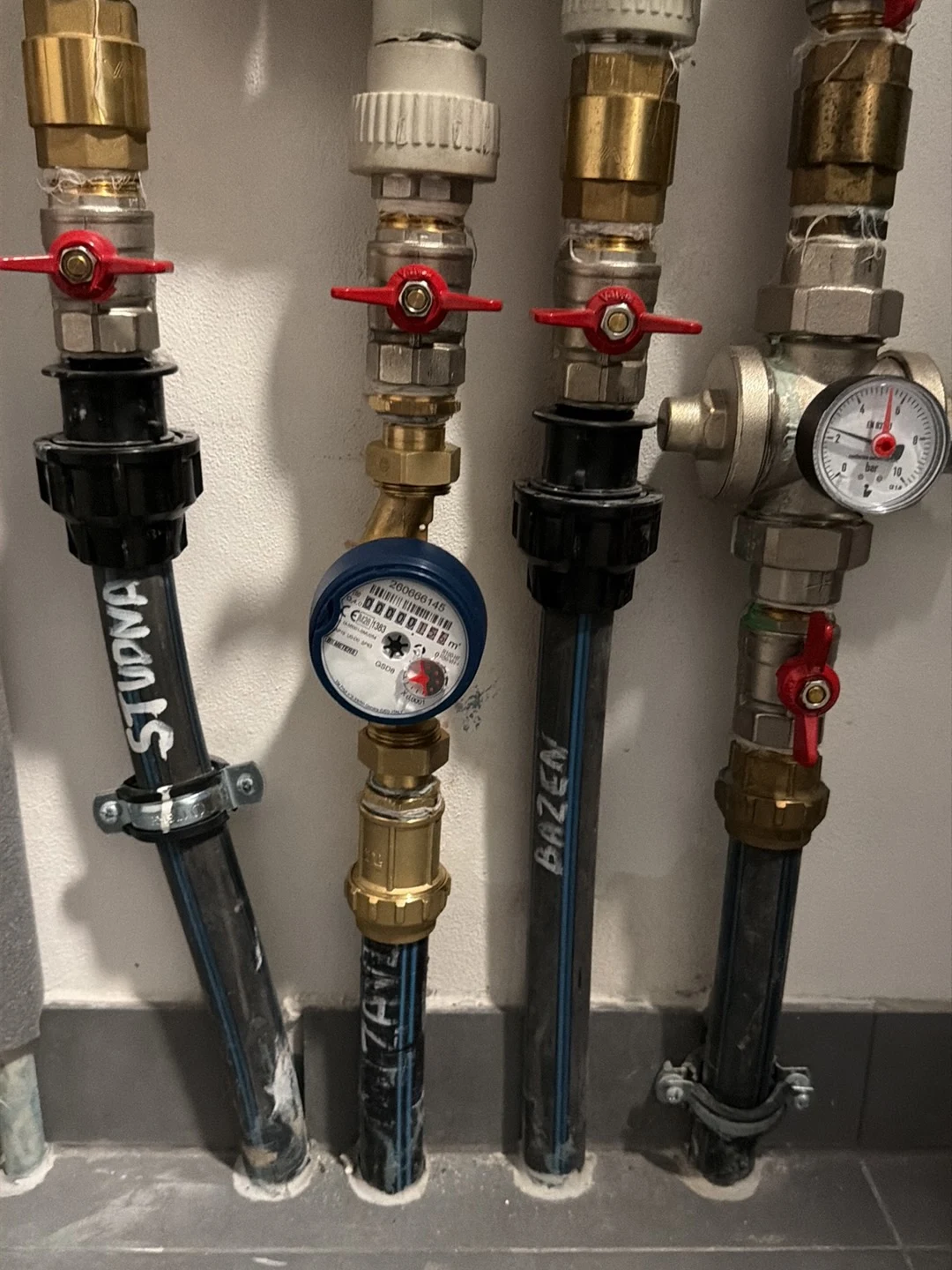 Jakub Dalihod Kuba Instalater Praha Mělník Neratovice 722679984 Havarie Voda Kanalizace Topení Přípojky Odpady Čištění odpadu Instalater na zavolanou